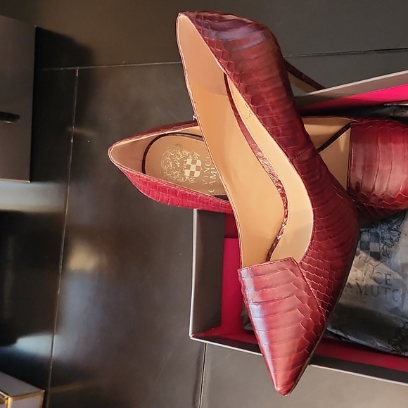 VC Pumps - Picture 2 of 4